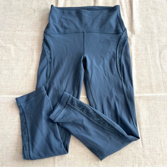 Lululemon Wunder Under Crop High-Rise Flocked Everlux Code Blue - Picture 6 of 8